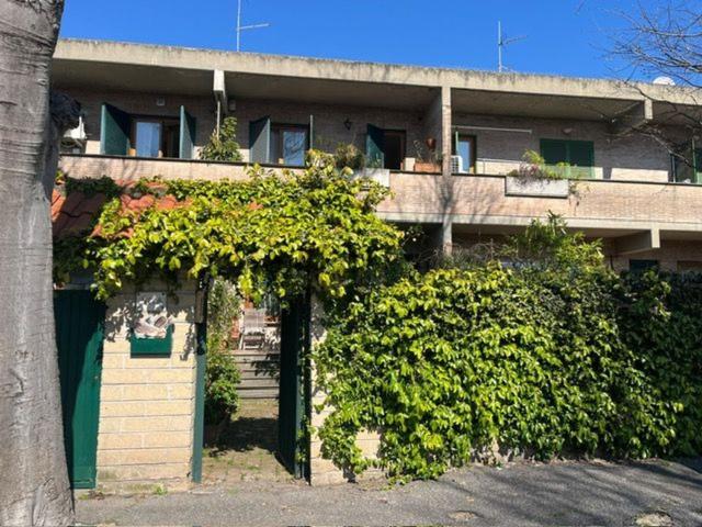 Casa in vendita a Municipio Roma X, Roma Capitale