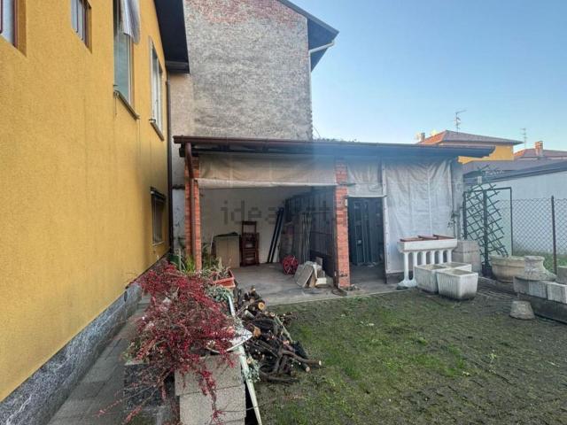 Casa in vendita a Véla, Vedano Olona