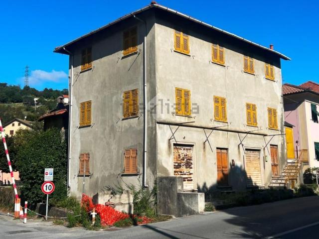 Casa in vendita a Serra Riccò, Liguria