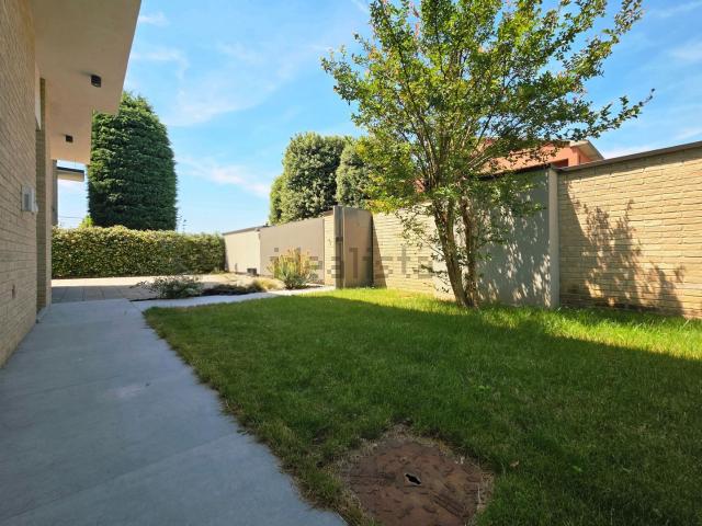 Casa in vendita a Scarzara, Sorbolo