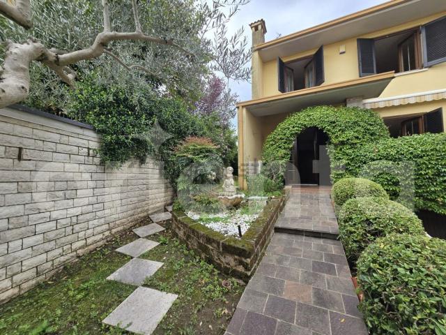 Casa in vendita a Lonato, Brescia