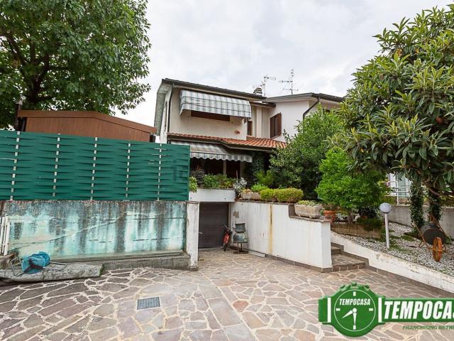 Casa in vendita a Rivolta D'adda, Lombardia