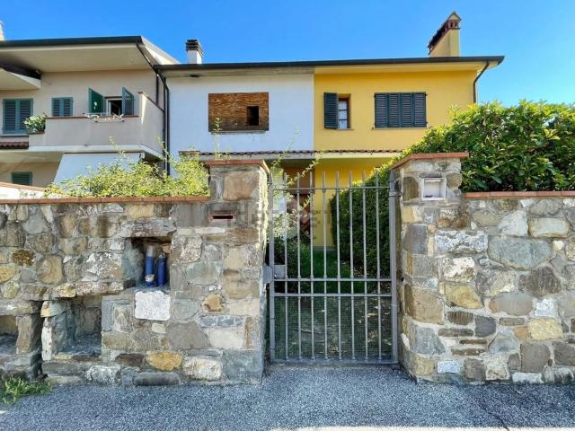 Casa in vendita a Prato, Toscana