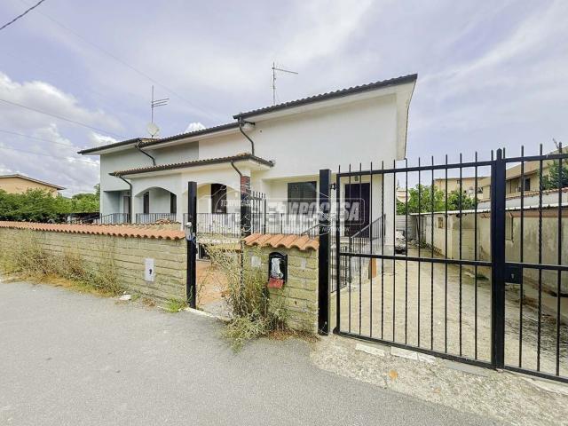 Casa in vendita a Campo Marinaro, Roma Capitale