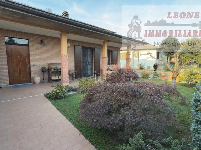Casa in vendita a Spessa, Lombardia