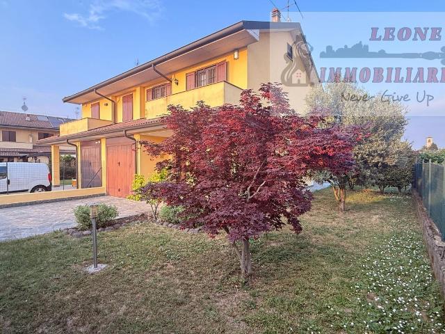 Casa in vendita a Bornasco, Lombardia