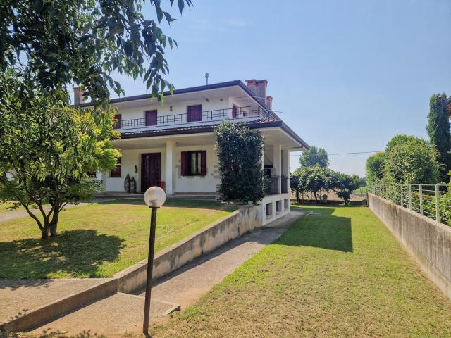Casa in vendita a Tezze Sul Brenta, Veneto