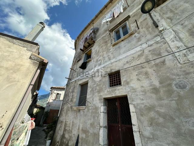 Casa in vendita a Montesarchio, Campania