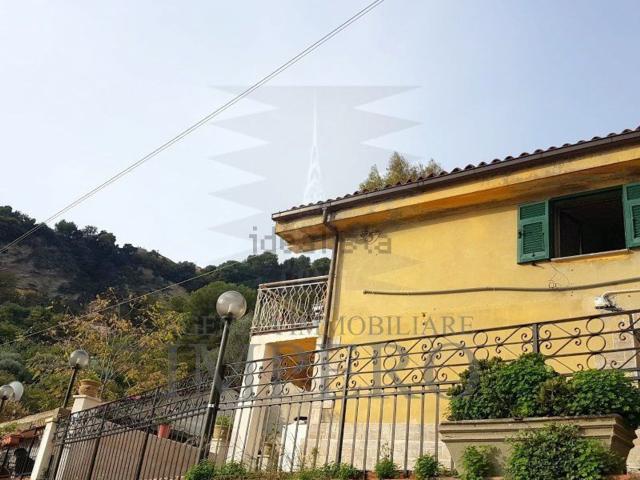 Casa in vendita a Ventimiglia, Liguria