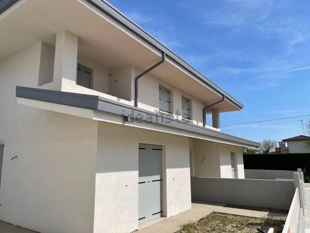 Casa in vendita a Commenda, Rovigo