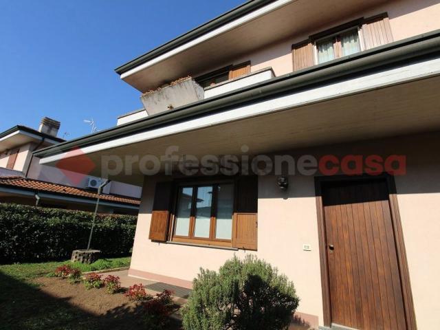 Casa in vendita a Unione Comuni Basiano Masate, Basiano
