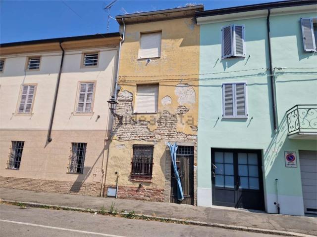 Casa in vendita a Soragna, Reggio Emilia