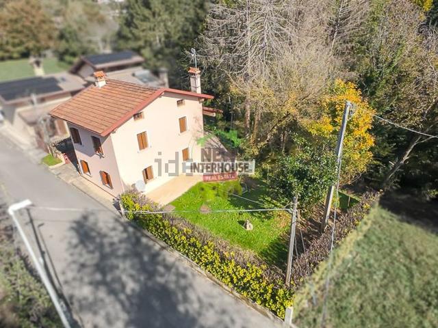 Casa in vendita a Castelnovo Del Friuli, Friuli-Venezia Giulia