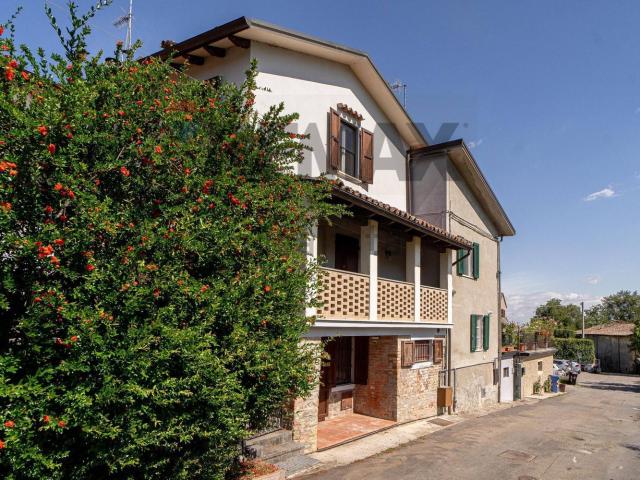 Casa in vendita a Collecchio, Reggio Emilia