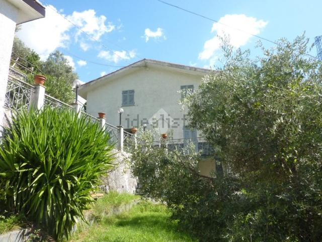 Casa in vendita a Borzonasca, Liguria