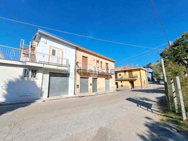 Casa in vendita a Sava, Baronissi