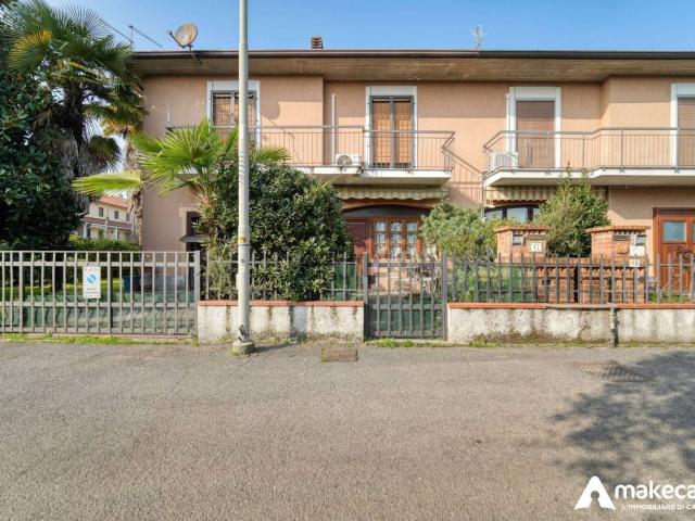 Casa in vendita a Cerro Al Lambro, Lombardia