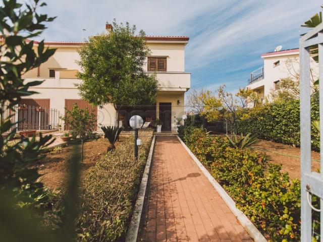 Casa in vendita a Villaggio Elios, Siracusa