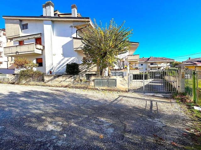 Casa in vendita a Teramo, Abruzzo