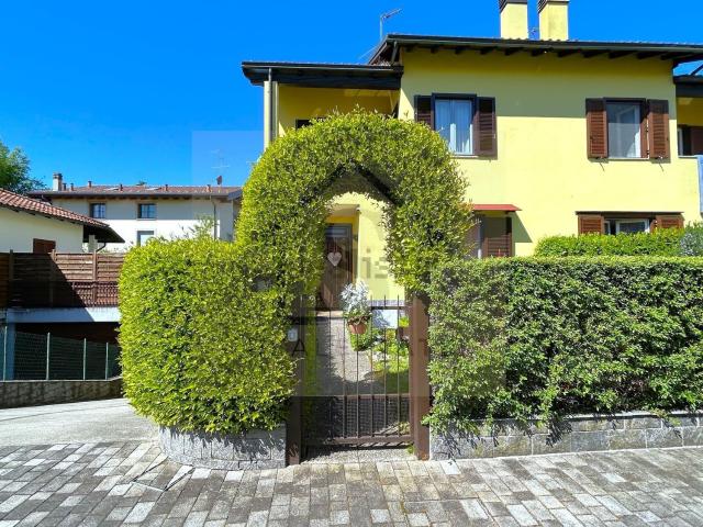 Casa in vendita a Rogoredo, Casatenovo