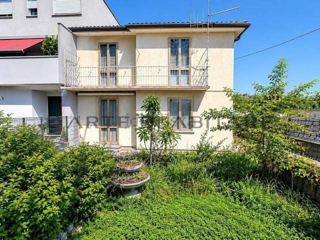 Casa in vendita a Ferrovieri, Vicenza