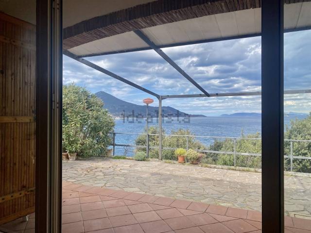 Casa in vendita a Rio, Toscana