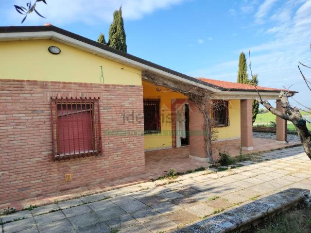 Casa in vendita a Montenero di Bisaccia, Molise