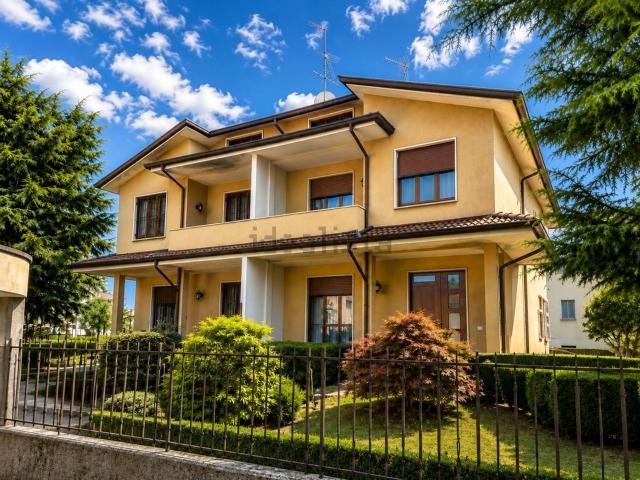 Casa in vendita a San Fiorano, Villasanta