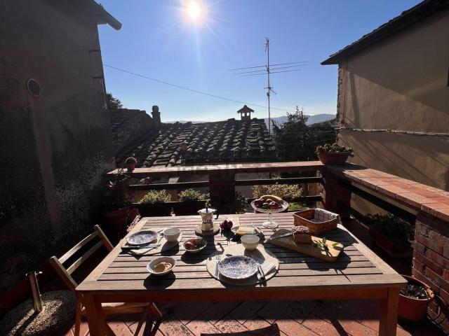Casa in vendita a Bucine, Toscana