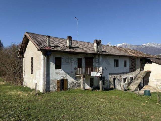 Casa in vendita a Sedico, Veneto