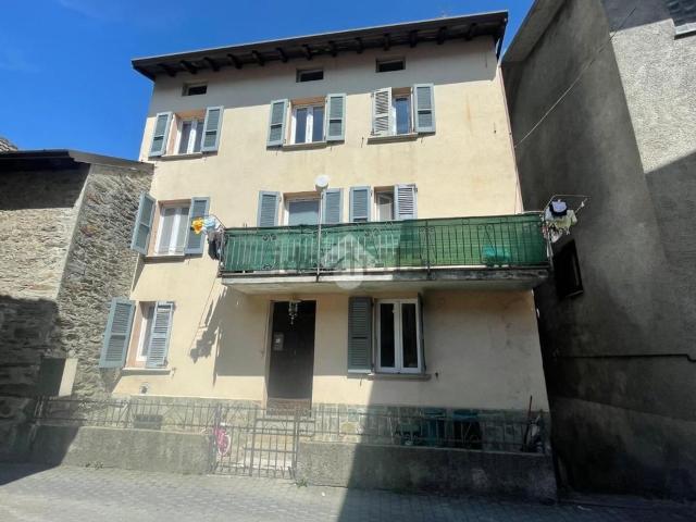 Casa in vendita a Talamona, Lombardia