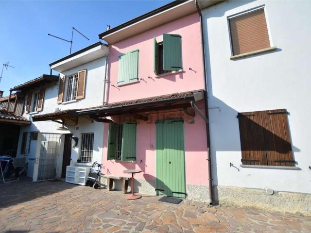 Casa in vendita a Chignolo Po, Lombardia