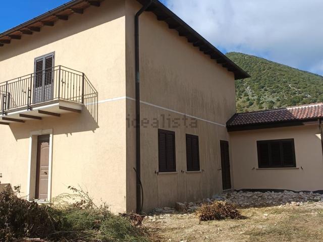 Casa in vendita a Capistrello, Abruzzo