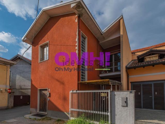 Casa in vendita a Samarate, Lombardia