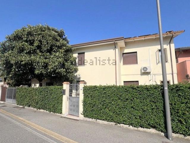 Casa in vendita a Rosa, San Vito Al Tagliamento