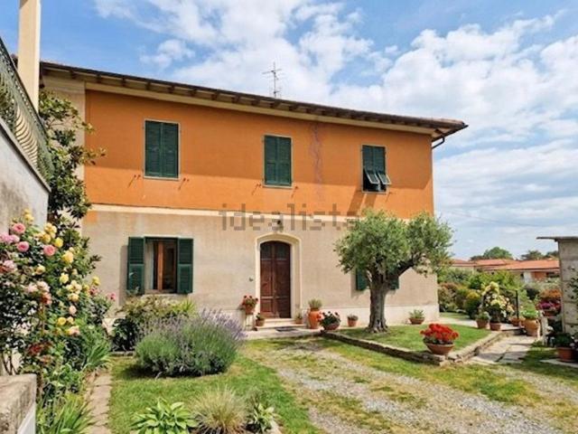 Casa in vendita a Collesalvetti, Toscana