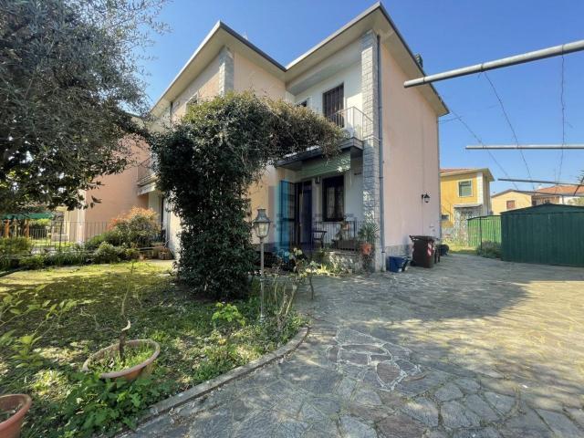 Casa in vendita a Zona Ovest, Brescia