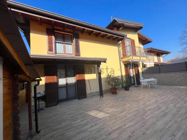 Casa in vendita a Fino Mornasco, Lombardia