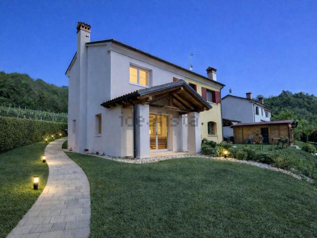 Casa in vendita a Follina, Veneto