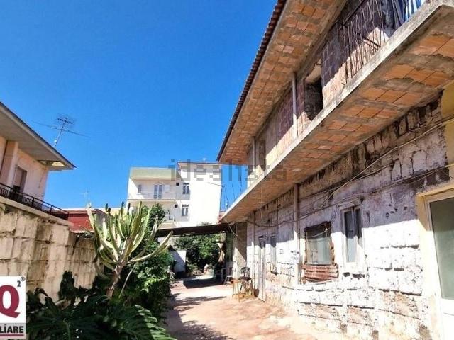 Casa in vendita a Mondragone, Campania