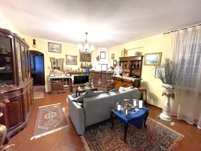 Casa in vendita a Montemagno, Camaiore