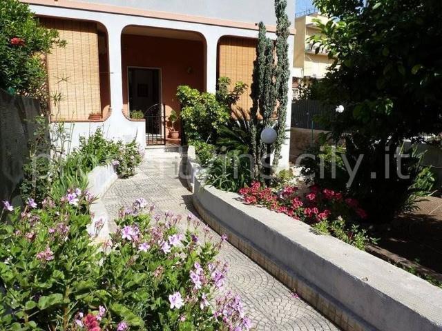 Casa in vendita a Grottasanta, Siracusa