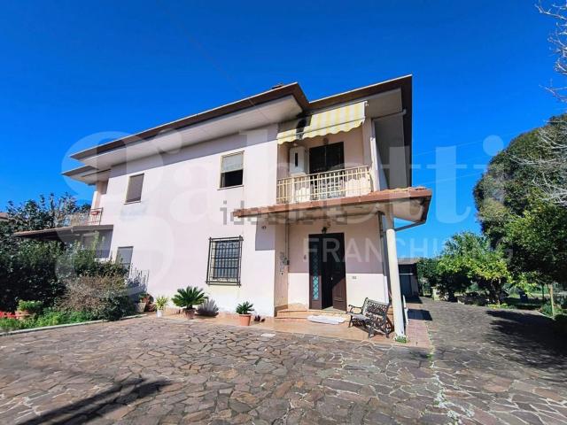 Casa in vendita a Latina, Lazio