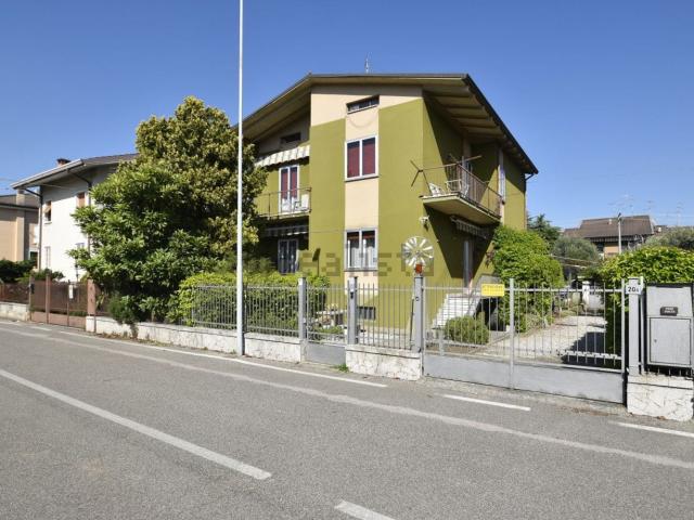 Casa in vendita a Bussolengo, Veneto