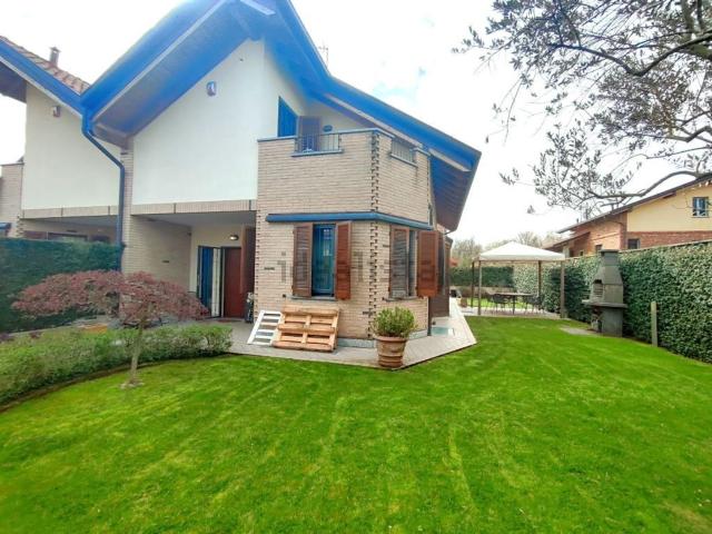 Casa in vendita a Cogliate, Lombardia