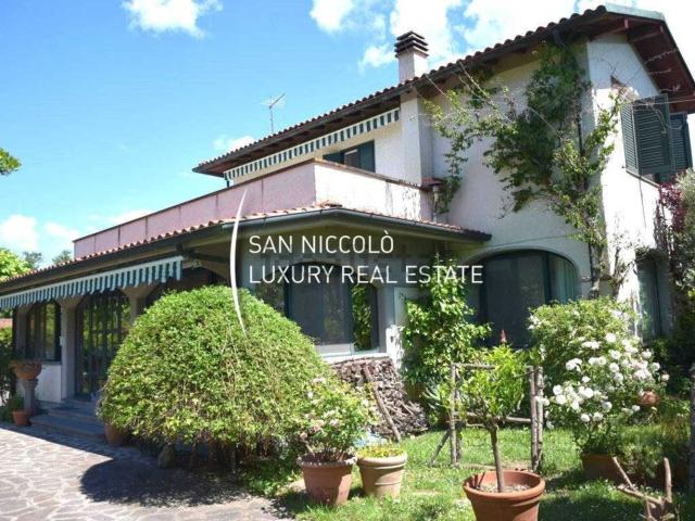 Casa in vendita a Montignoso, Toscana