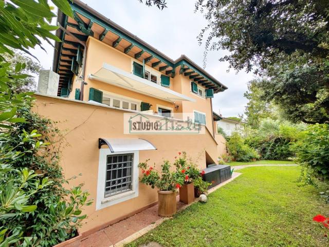 Casa in vendita a Tonfano, Toscana