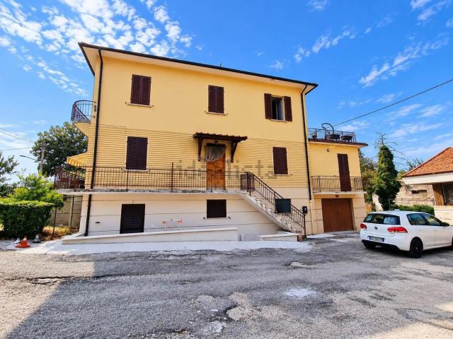 Casa in vendita a Borgo di Trevi, Trevi