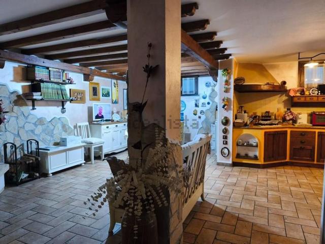 Casa in vendita a Castelnuovo Magra, Liguria