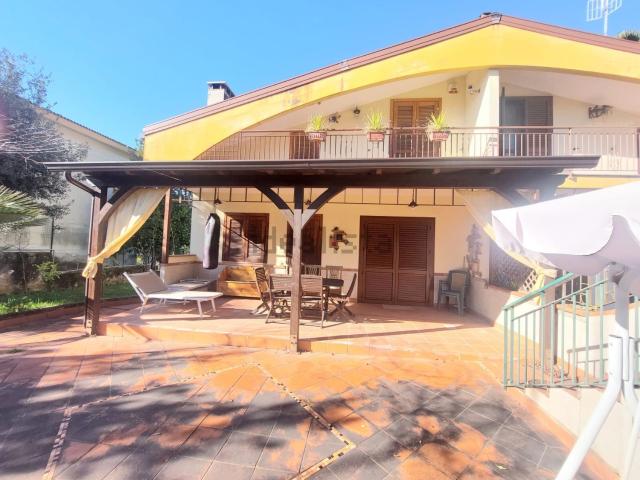 Casa in vendita a Giffoni Sei Casali, Campania
